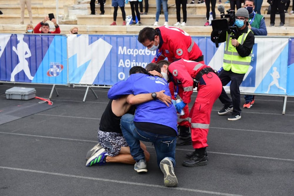 Ν. Πολιάς: «Επιστρέφει» στο Παρίσι, τρέχει Μαραθώνιο μετά από 9 χρόνια και στέλνει το μήνυμα της δια βίου άθλησης! (Vid)  runbeat.gr 